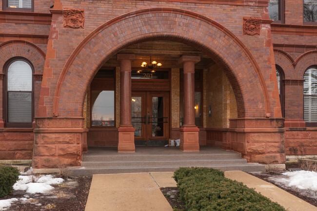 Courthouse Square in Wheaton, IL - Building Photo - Building Photo