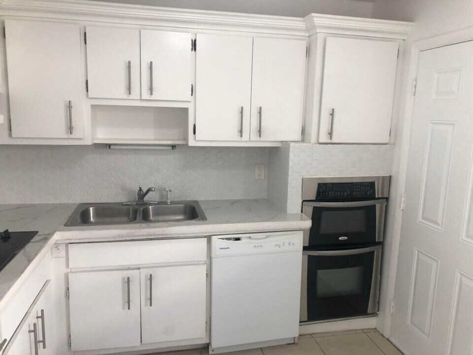 4500 N Flagler Dr in West Palm Beach, FL - Building Photo