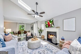 4210 Lakes End Dr NW in Kennesaw, GA - Building Photo