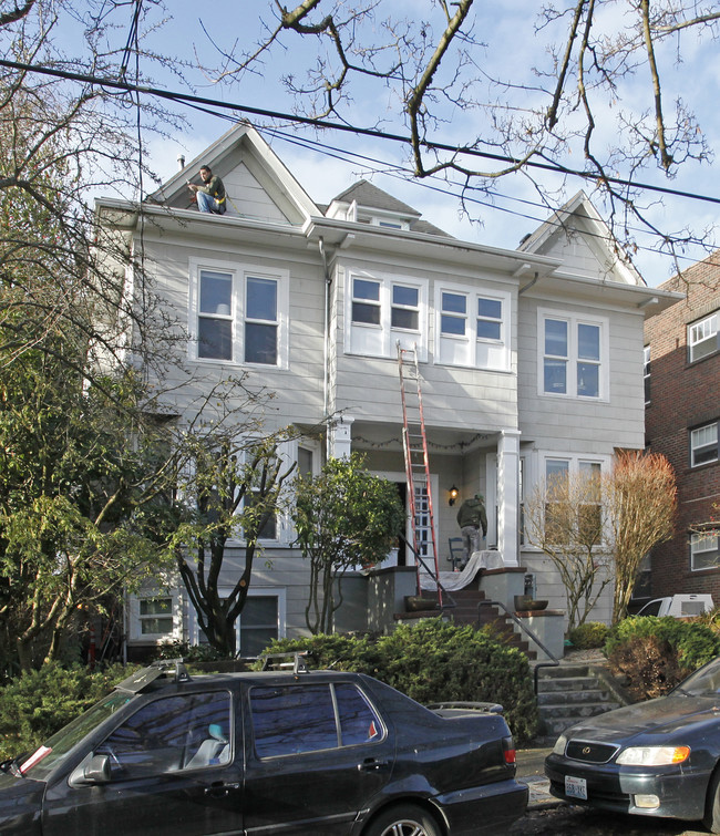 Elm Crest Apartments in Seattle, WA - Foto de edificio - Building Photo