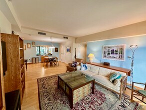 654 Front St in San Diego, CA - Building Photo - Building Photo