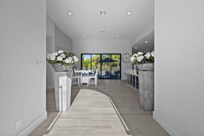 1950 S Club Dr in Wellington, FL - Building Photo - Building Photo