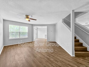 3746 Candleglenn in San Antonio, TX - Building Photo - Building Photo