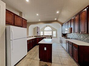 1310 Golf Club Dr in Lantana, TX - Building Photo - Building Photo