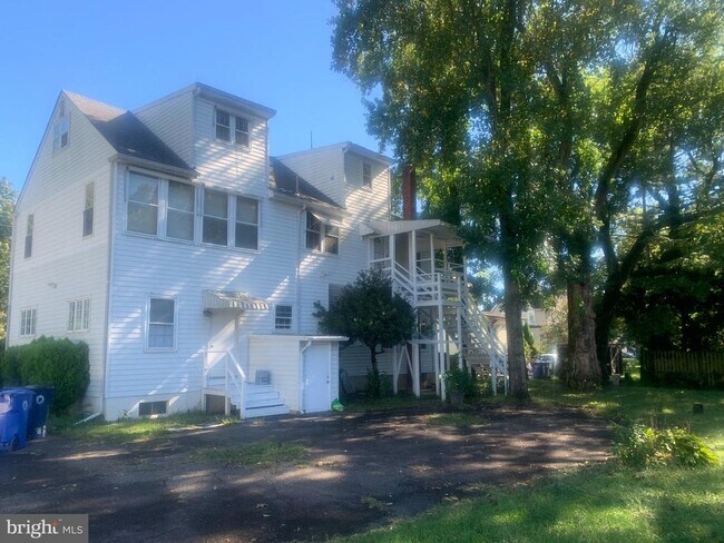 915 Stone Rd in Clementon, NJ - Building Photo - Building Photo