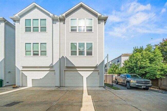 property at 850 W 20th St