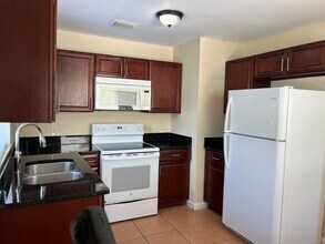 300 Orange Ave in Longwood, FL - Building Photo - Building Photo