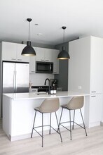 2155 N Elston Ave in Chicago, IL - Building Photo - Building Photo