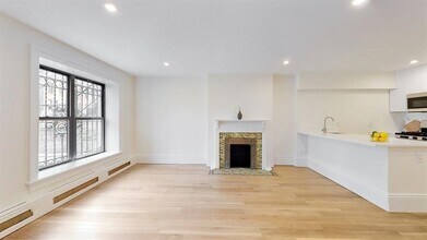 43 Madison Ave in Jersey City, NJ - Building Photo - Building Photo