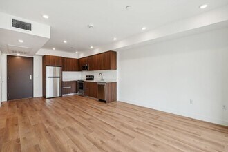 New Luxury Modern 1 & 2 Bedroom Apartments in Los Angeles, CA - Building Photo - Interior Photo