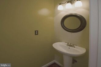 5339 Buxton Ct in Alexandria, VA - Building Photo - Building Photo