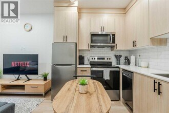 1313-1320 20 Ave NW in Calgary, AB - Building Photo - Building Photo