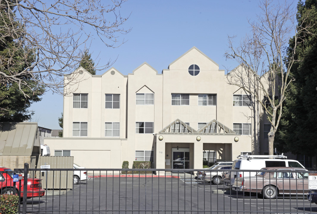 Wittenberg Manor II in Hayward, CA - Building Photo