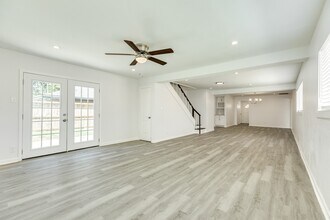 124 Sage St in Lake Jackson, TX - Building Photo - Building Photo