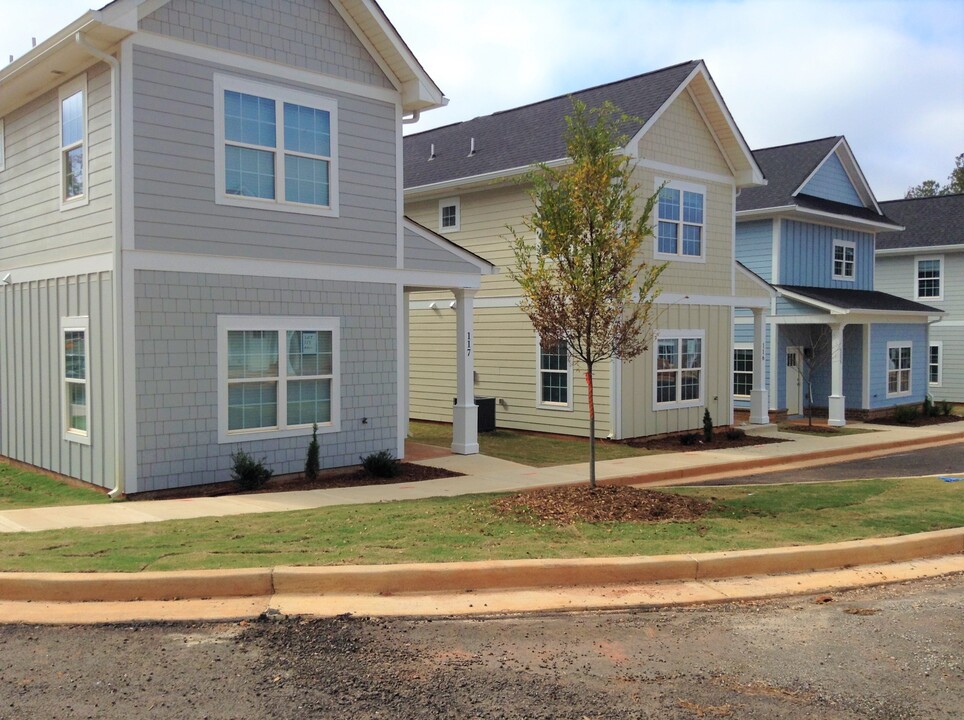 90 Woodsong Ave, Unit 3br and 4br Floorplans in Athens, GA - Foto de edificio