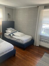 56 Anthony Rd in North Stonington, CT - Foto de edificio - Building Photo