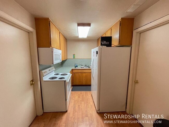 1827 Harris St in Eugene, OR - Building Photo - Building Photo