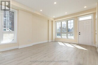 3 Elsie Ln in Toronto, ON - Building Photo - Building Photo