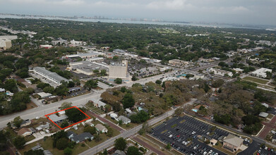 350 Clearwater-Largo Rd in Largo, FL - Building Photo - Building Photo