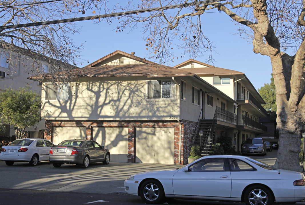 2005 Central Ave in Alameda, CA - Foto de edificio