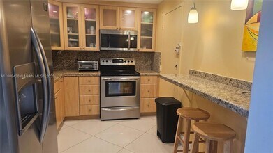 1980 S Ocean Dr, Unit PHC in Hallandale Beach, FL - Building Photo - Building Photo