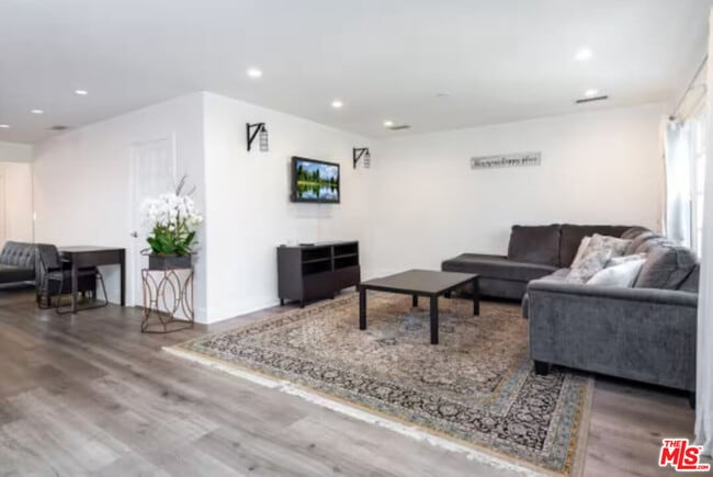property at 509 Edinburgh Ave