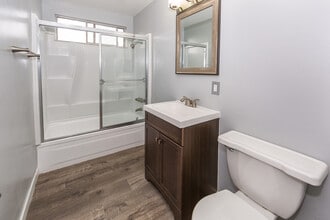 1603 Cedar Ave-Unit -A in Long Beach, CA - Building Photo - Building Photo