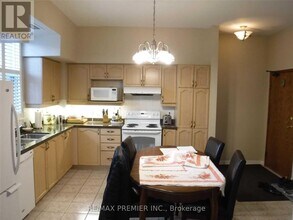 2506 Rutherford Rd in Vaughan, ON - Building Photo - Building Photo