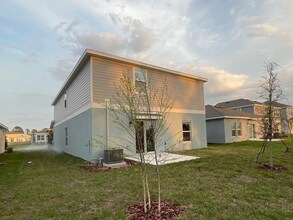 3931 Willow Brk Dr in Edgewater, FL - Building Photo - Building Photo