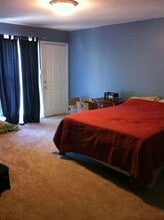 1406 W John St in Champaign, IL - Building Photo - Building Photo