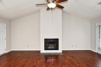 721 Mathis Dr SE in Huntsville, AL - Foto de edificio - Building Photo