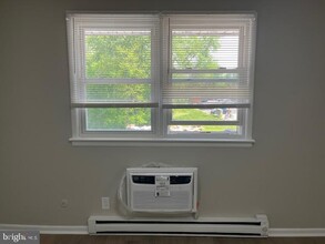 319 Columbia Ave in Stratford, NJ - Building Photo - Building Photo