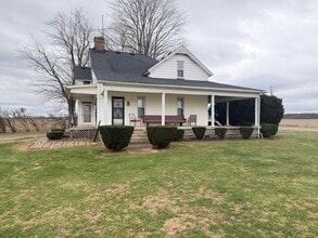 4790 Lancaster Thornville Rd NE in Pleasantville, OH - Building Photo - Building Photo
