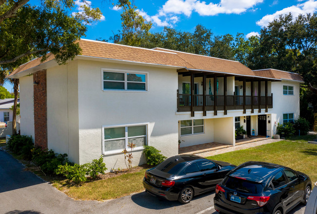 5050 1st Ave S in St. Petersburg, FL - Foto de edificio - Building Photo