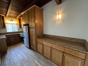 1422 Manhattan Beach Blvd, Unit 1422 in Manhattan Beach, CA - Building Photo - Building Photo