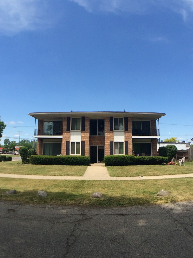 Venoy Garden Apartments in Garden City, MI - Building Photo - Building Photo