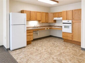 2107 Nobles St in Worthington, MN - Building Photo - Building Photo