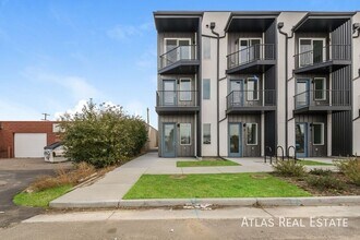 2620 S Delaware St in Denver, CO - Building Photo - Building Photo