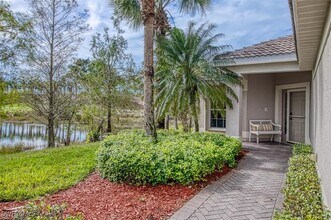 10072 Oakhurst Way in Ft. Myers, FL - Building Photo - Building Photo