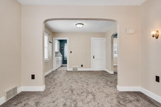 304 Losey Blvd S in La crosse, WI - Foto de edificio - Building Photo