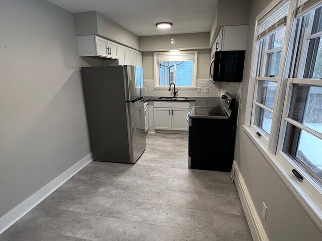 property at 4835 Hodgson Rd