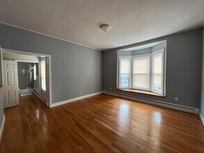 31 Laurel St in Somerville, MA - Building Photo - Building Photo