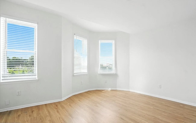 800 E North Ave, Unit B