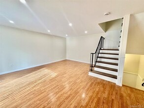 2 Heritage Dr in New City, NY - Building Photo - Building Photo