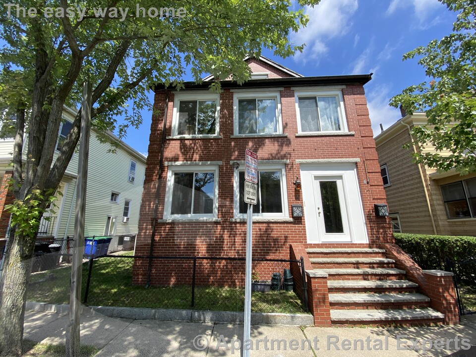 38 Minnesota Ave in Somerville, MA - Building Photo