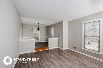 5904 Bluffington Ct in Louisville, KY - Building Photo - Building Photo