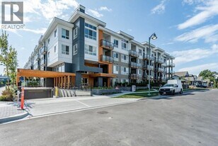 4690 Hawk Ln in Delta, BC - Building Photo