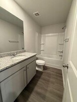 100 Vlg Grn Dr NW in Adairsville, GA - Building Photo