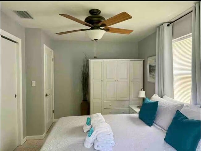 property at 1732 Sunset Pl