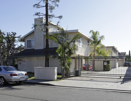 369 Avocado St in Costa Mesa, CA - Building Photo